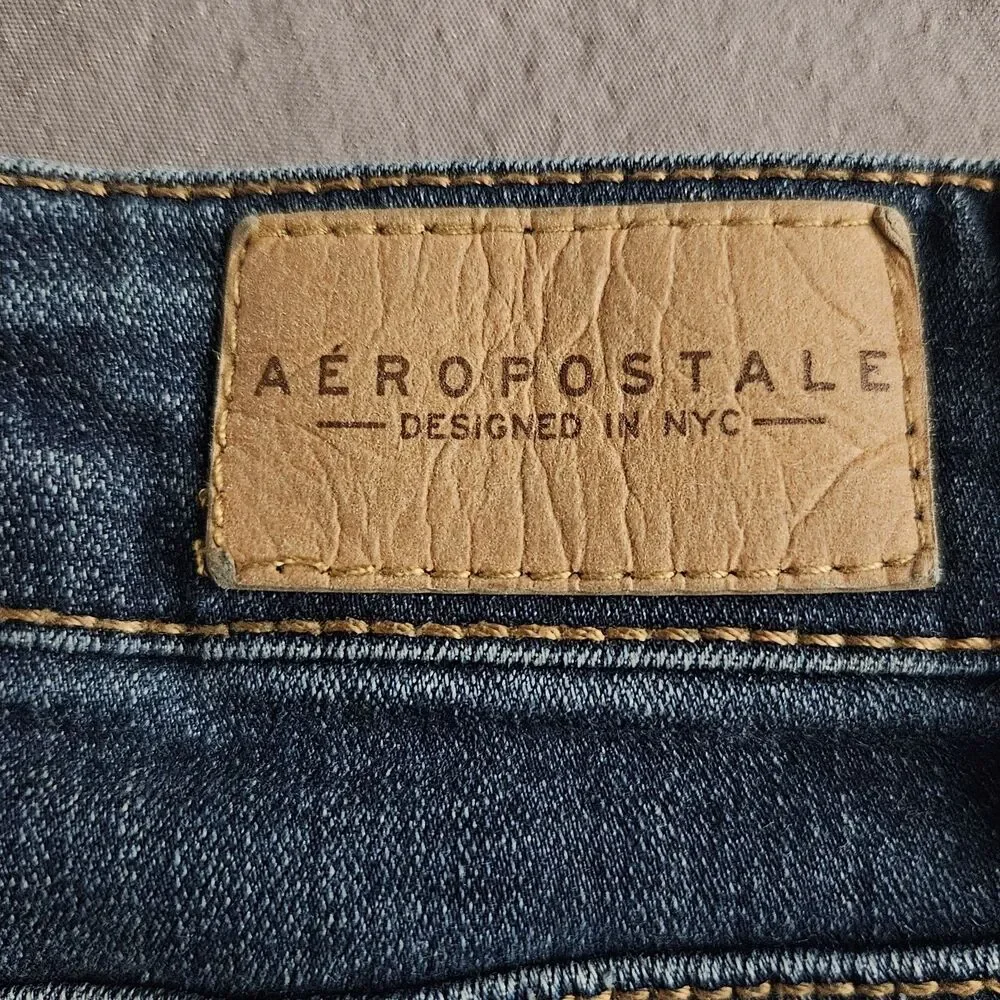 Aeropostale Womens Blue Dark Wash Midi Denim Jean Shorts Size 6 Stretch 5 pocket